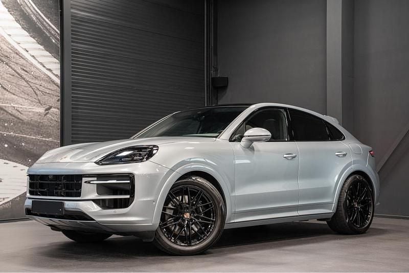 Gebraucht Porsche Cayenne Coupe Sport 305 PS (224 kW) 2025 Silber Coupé