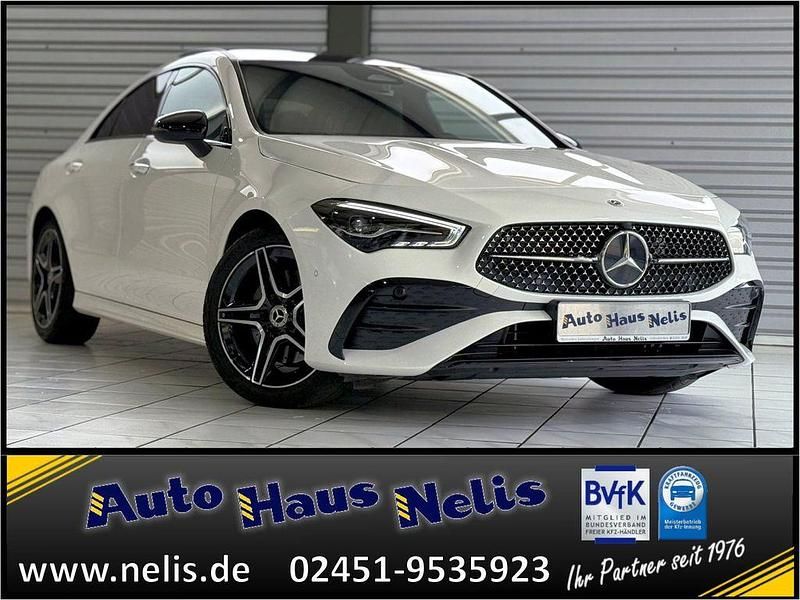 Weiß Gebraucht 2024 Mercedes CLA200 AMG line Limousine | 34.990 € (Guter Preis) - Bild 1/4