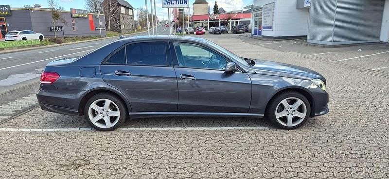 Gebraucht Mercedes E300 Avantgarde 204 PS (150 kW) 2014 Grau Limousine