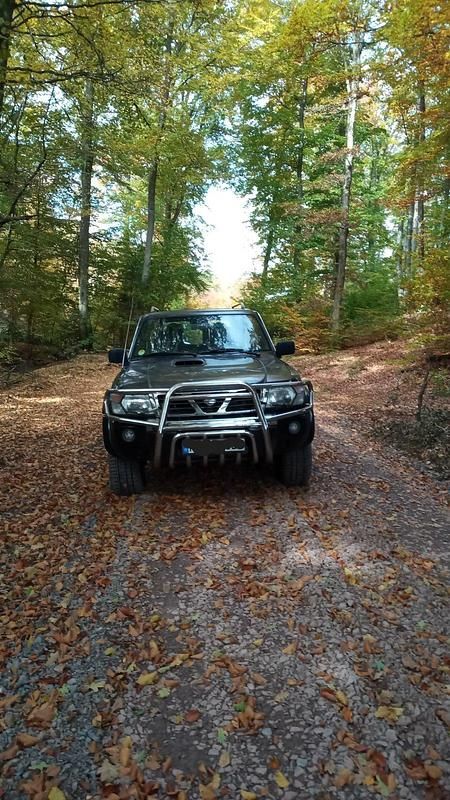 Schwarz Gebraucht 2001 Nissan Patrol SUV | 8.700 € - Bild 1/4
