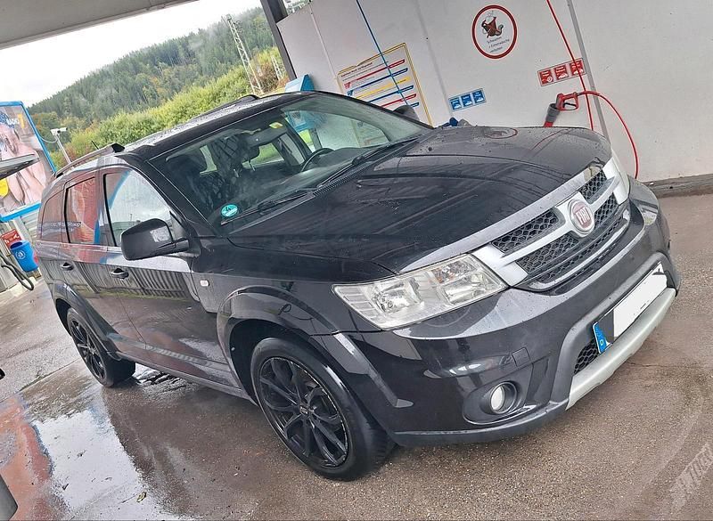 Gebraucht Fiat Freemont 170 PS (125 kW) 2011 Schwarz SUV
