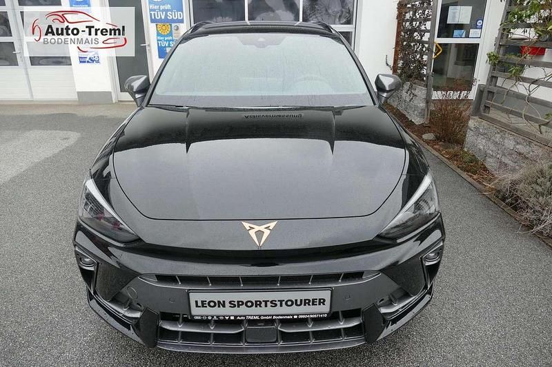 Neu Cupra Leon 150 PS (110 kW) 2025 Midnight schwarz Kombi