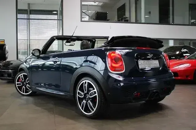 Gebraucht Mini John Cooper Works Cabriolet 231 PS (169 kW) 2017 Lapisluxury blue Cabrio