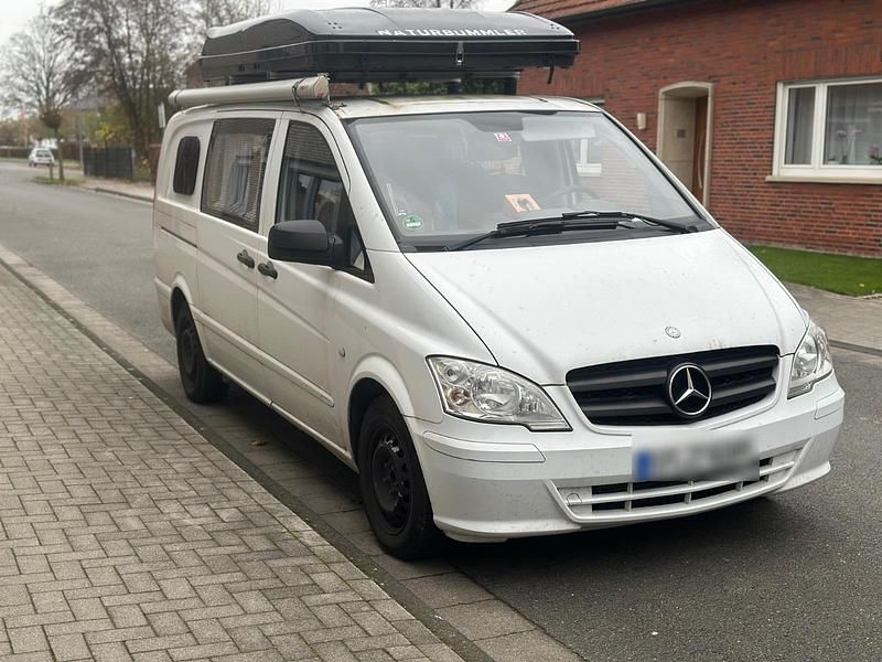 Weiß Gebraucht 2012 Mercedes Vito Van / Kleinbus | 18.500 € - Bild 1/4