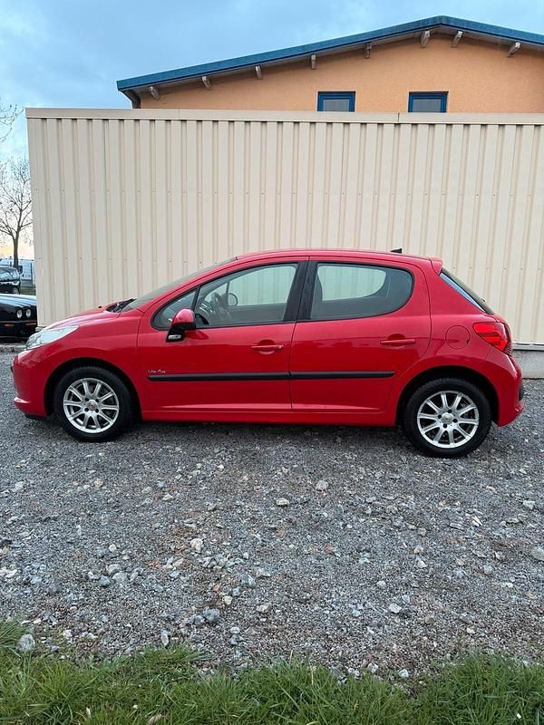 Gebraucht Peugeot 207 95 PS (69 kW) 2009 Rot Limousine