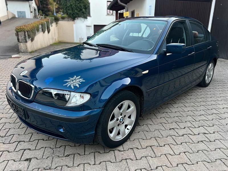 Blau Gebraucht 2005 BMW 320 Limousine | 2.650 € (Superpreis) - Bild 1/4