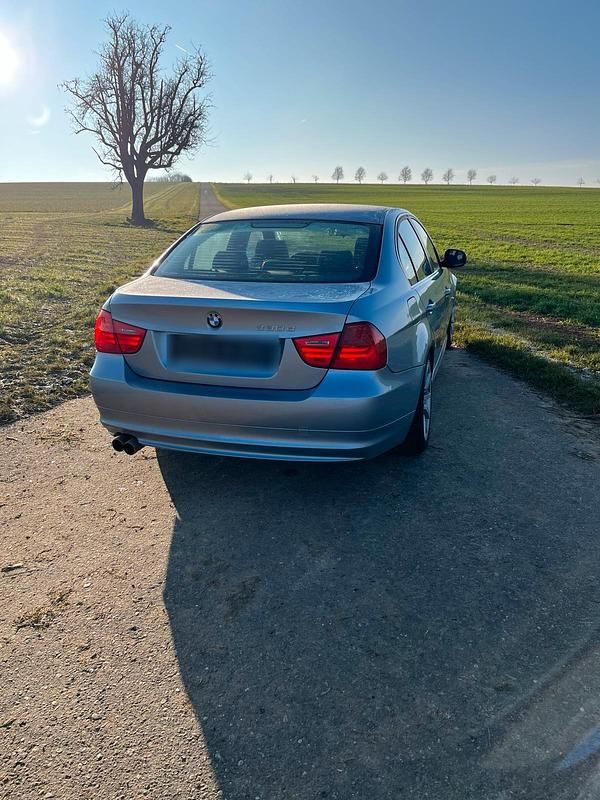 Gebraucht BMW 330 245 PS (180 kW) 2008 Blau Limousine