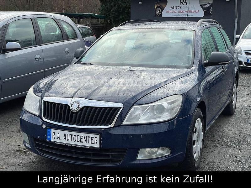 Blau Gebraucht 2010 Skoda Octavia Classic Kombi | 1.500 € - Bild 1/4