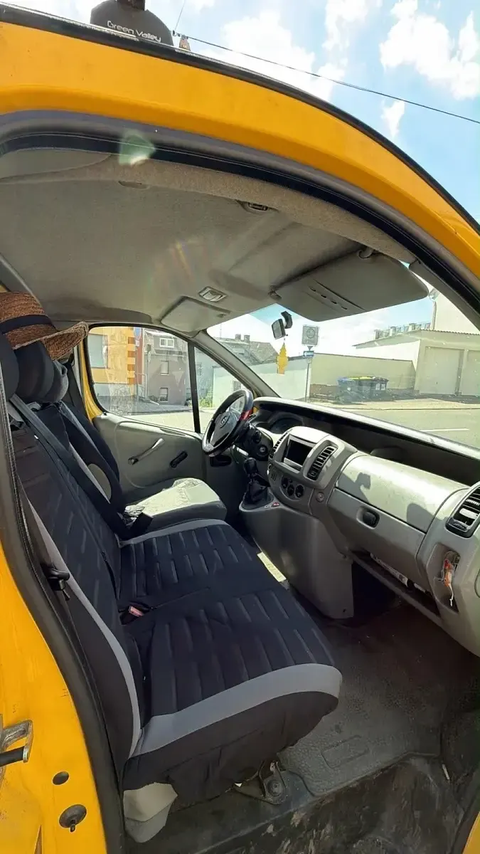 Gebraucht Opel Vivaro 82 PS (60 kW) 2004 Gelb Van / Kleinbus