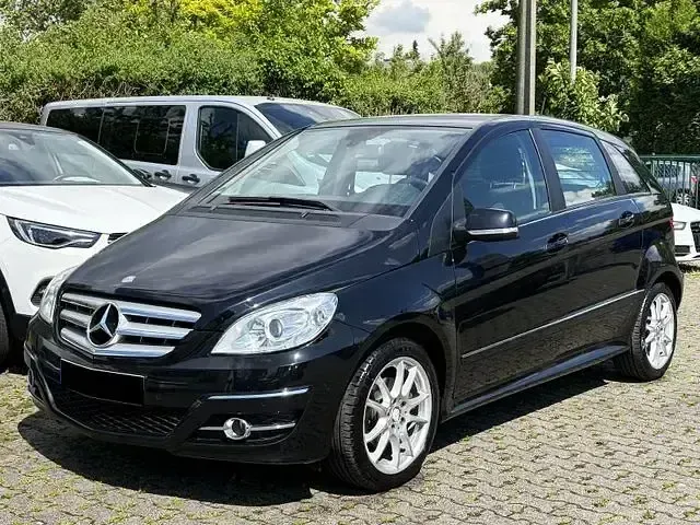 Gebraucht Mercedes B200 136 PS (100 kW) 2010 Schwarz Van / Kleinbus