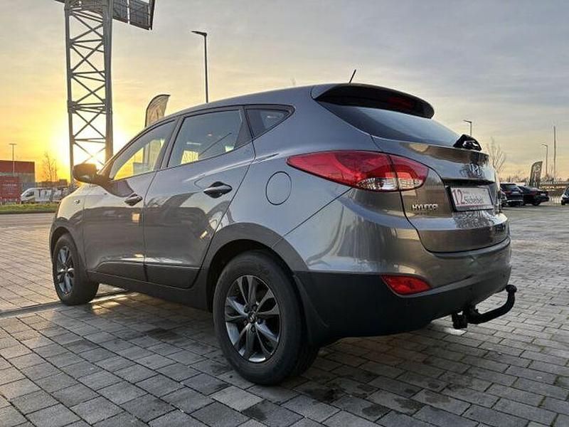 Gebraucht Hyundai ix35 Classic 136 PS (100 kW) 2015 Grau SUV