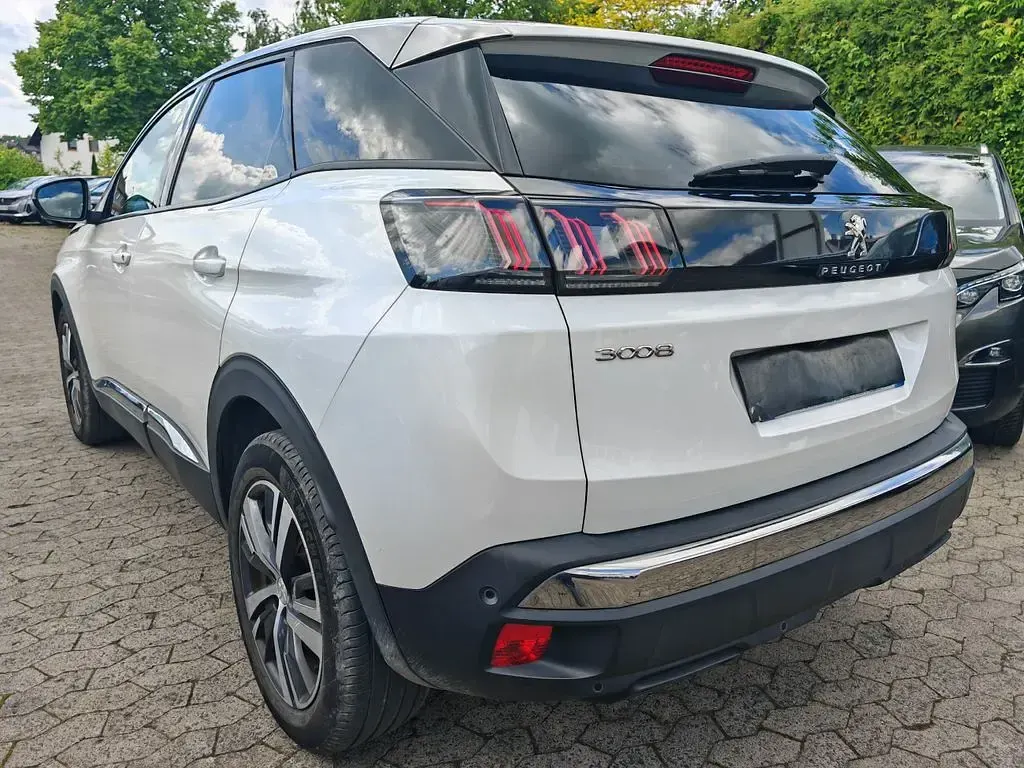 Gebraucht Peugeot 3008 Allure 131 PS (96 kW) 2022 Weiß SUV