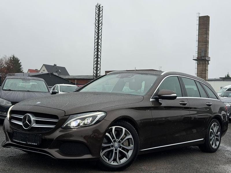 Braun Gebraucht 2015 Mercedes C350e Kombi | 11.999 € (Fairer Preis) - Bild 1/4