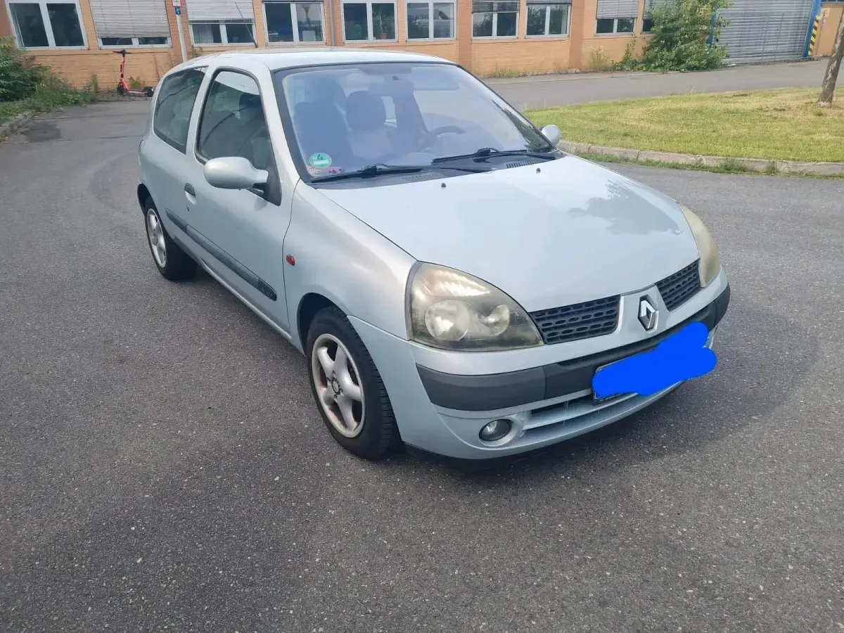 Gebraucht Renault Clio 97 PS (71 kW) 2001 Silber Kleinwagen