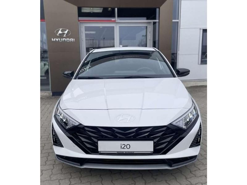 Neu Hyundai i20 Blackline 90 PS (66 kW) 2026 Atlas white / sol Kleinwagen