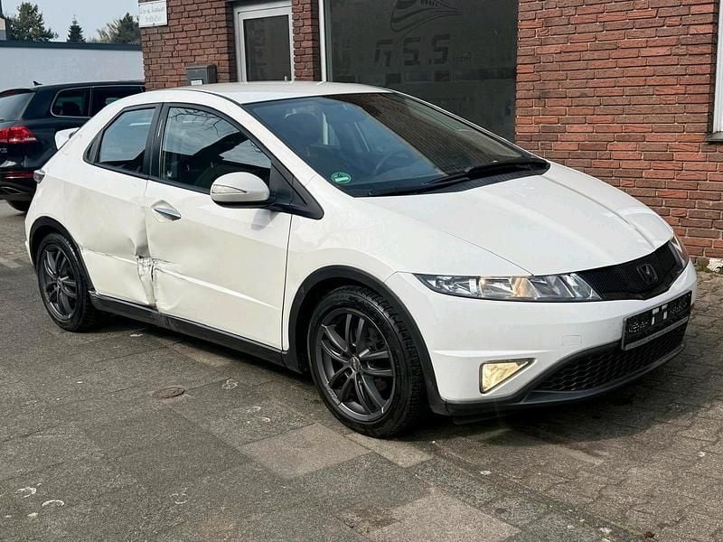 Gebraucht Honda Civic 140 PS (102 kW) 2011 Weiß Limousine