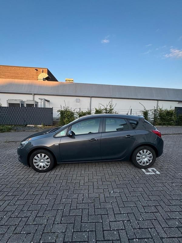 Gebraucht Opel Astra 110 PS (80 kW) 2015 Grau Kleinwagen