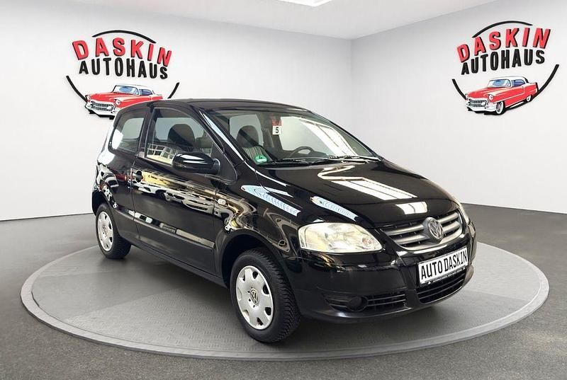 Schwarz Gebraucht 2007 VW Fox Kleinwagen | 2.490 € (Fairer Preis) - Bild 1/4