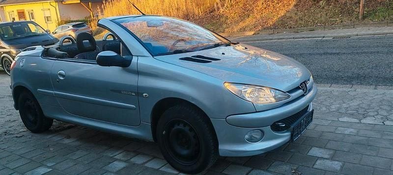 Silber Gebraucht 2006 Peugeot 206 CC Quiksilver Cabrio | 1.249 € (Guter Preis) - Bild 1/4