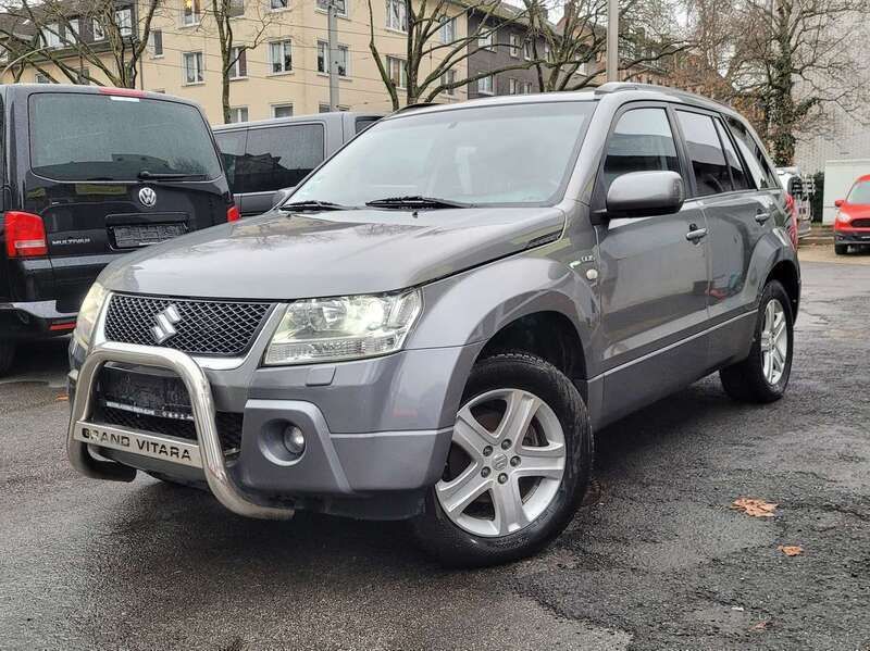 Grau Gebraucht 2008 Suzuki Grand Vitara SUV | 6.490 € (Teuer) - Bild 1/4