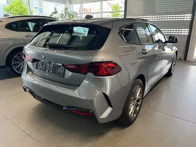 Gebraucht BMW 118 Performance 150 PS (110 kW) 2024 Grau Limousine