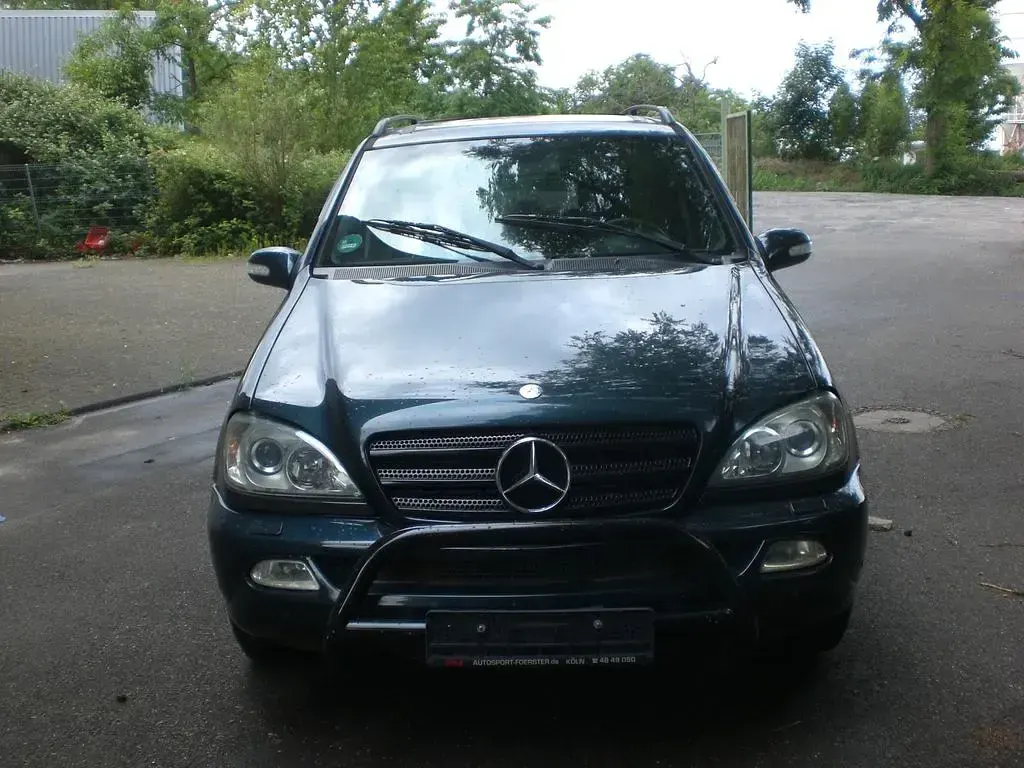 Gebraucht Mercedes ML270 163 PS (119 kW) 2004 Schwarz SUV