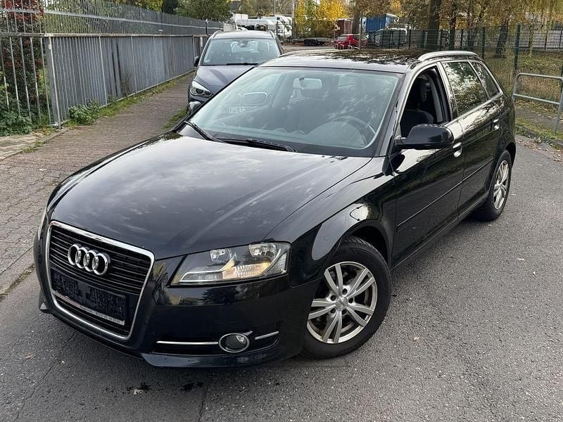 Schwarz Gebraucht 2012 Audi A3 Attraction Limousine | 3.999 € (Teuer) - Bild 1/4
