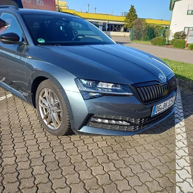Gebraucht Skoda Superb SportLine 190 PS (139 kW) 2020 Grau Kombi