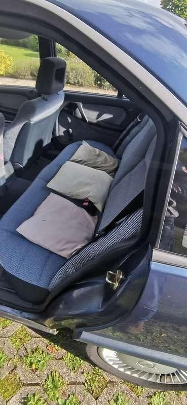 Gebraucht Opel Omega Edition 116 PS (85 kW) 1988 Blau Limousine