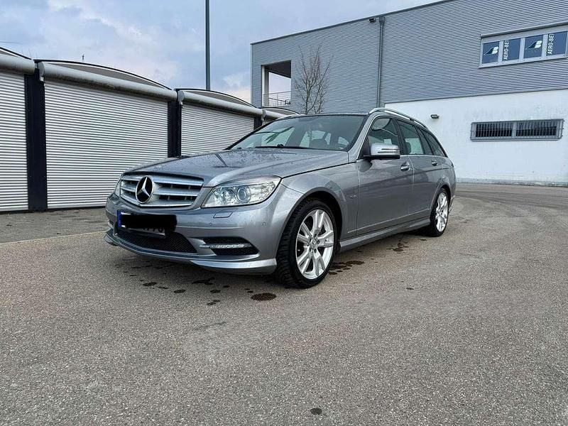 Gebraucht Mercedes C250 204 PS (150 kW) 2010 Grau Kombi