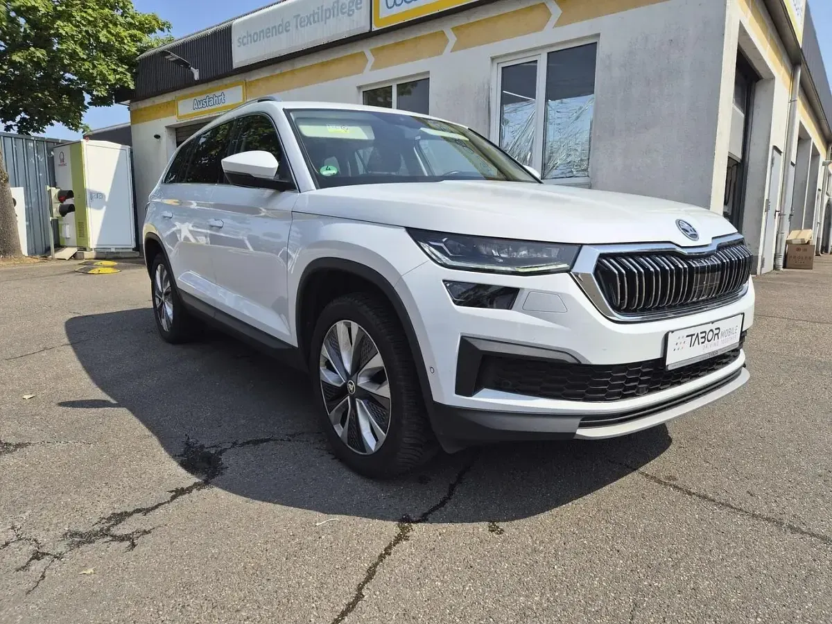 Gebraucht Skoda Kodiaq Style 150 PS (110 kW) 2023 Moon weiß metallic SUV