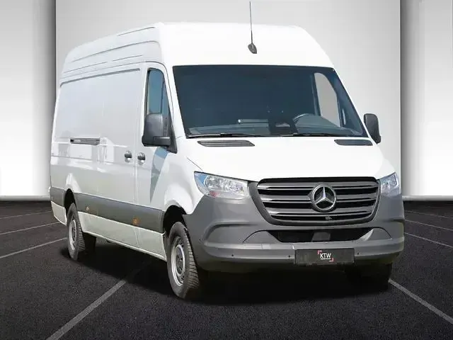 Gebraucht Mercedes Sprinter 170 PS (125 kW) 2025 Arktikweiss Van