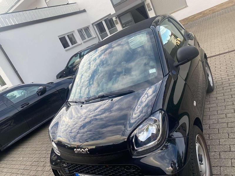 Schwarz Gebraucht 2021 Smart ForTwo Electric Drive Coupé | 9.000 € (Fairer Preis) - Bild 1/4