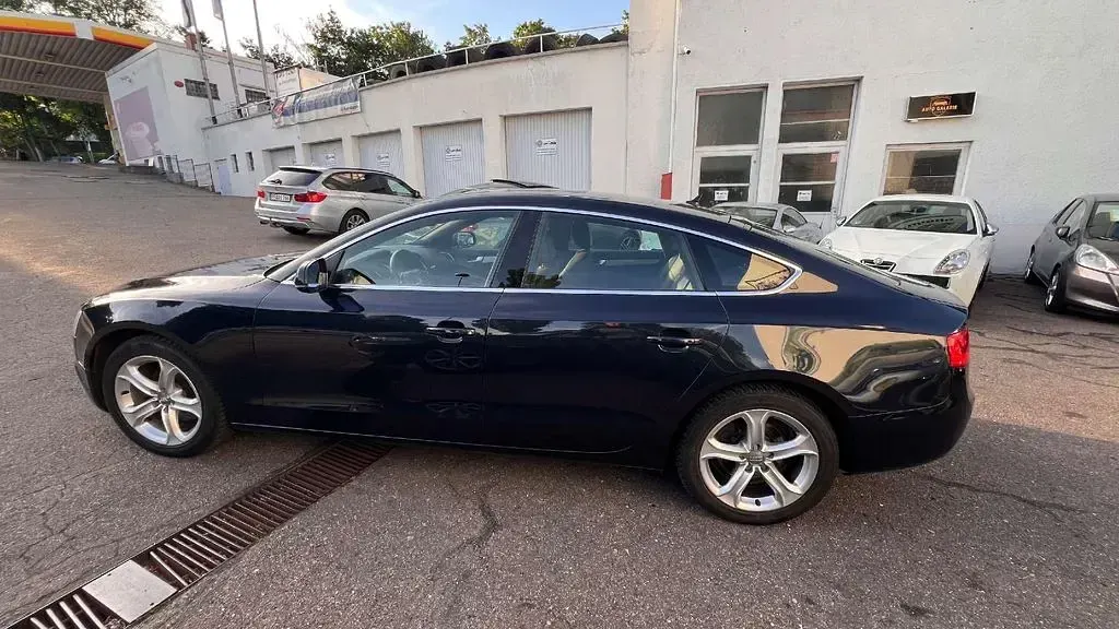 Gebraucht Audi A5 Sportback Sport 144 PS (105 kW) 2015 Mondscheinblau metallic Kleinwagen