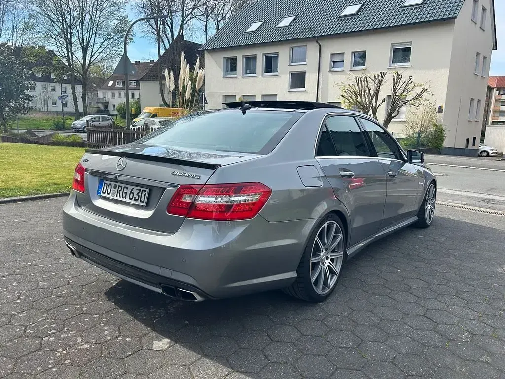 Gebraucht Mercedes E63 AMG AMG 557 PS (409 kW) 2012 Grau Limousine
