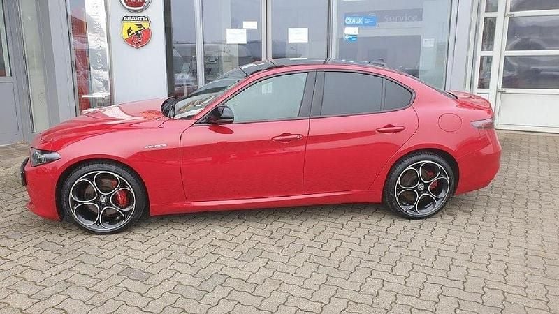 Second-hand Alfa Romeo Giulia Veloce 209 CP (153 kW) 2023 Roșu Berlinǎ
