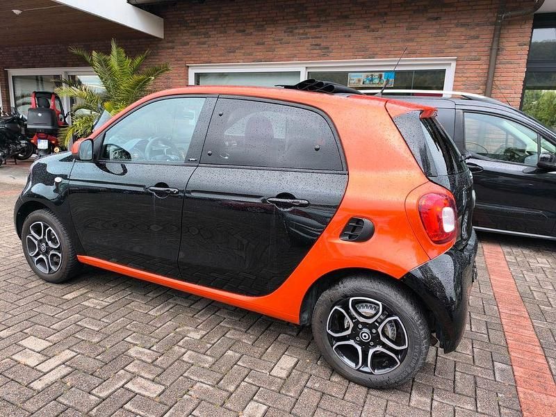 Gebraucht Smart ForFour 90 PS (66 kW) 2018 Orange Kleinwagen