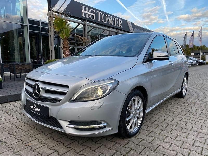 Silber Gebraucht 2013 Mercedes B220 Van / Kleinbus | 13.890 € (Guter Preis) - Bild 1/4