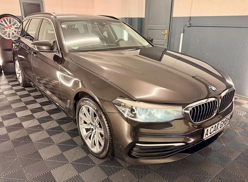 Braun Gebraucht 2017 BMW 530 Performance Kombi | 13.990 € (Teuer) - Bild 1/4