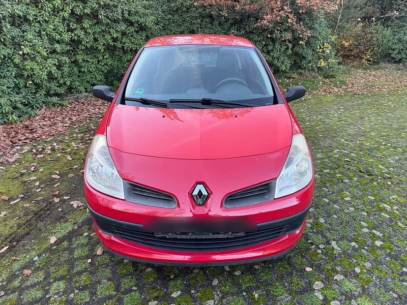 Rot Gebraucht 2006 Renault Clio II Limousine | 1.100 € (Guter Preis) - Bild 1/4