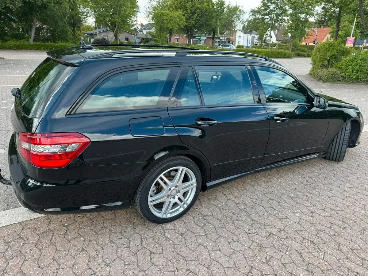 Gebraucht Mercedes E500 408 PS (300 kW) 2012 Schwarz Kombi