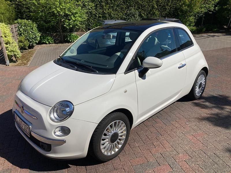 Weiß Gebraucht 2013 Fiat 500 Lounge Kleinwagen | 4.950 € (Guter Preis) - Bild 1/4