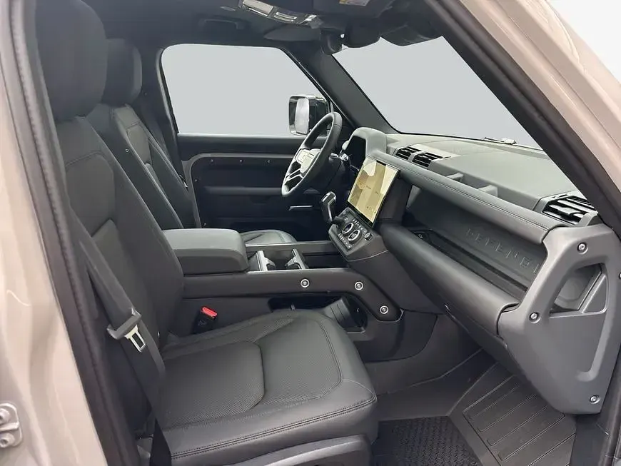 Gebraucht Land Rover Defender SE Dynamic 349 PS (256 kW) 2025 Borasco grey metallic SUV