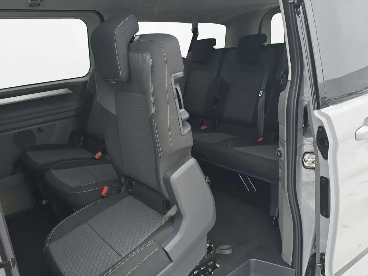 Neu VW Caravelle Edition 150 PS (110 kW) 2026 Stone grey Van