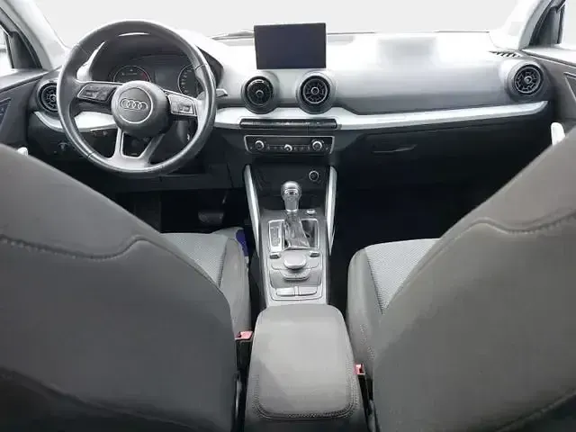 Używany Audi Q2 Design 116 KM (85 kW) 2018 Biały SUV