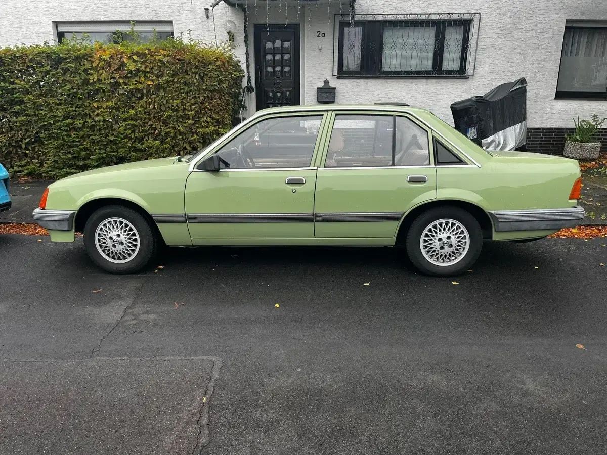 Gebraucht Opel Rekord 90 PS (66 kW) 1983 Grün Limousine