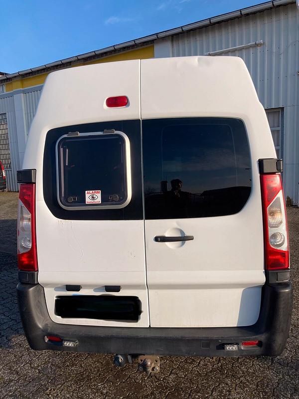 Gebraucht Peugeot Expert 127 PS (93 kW) 2016 Weiß Van