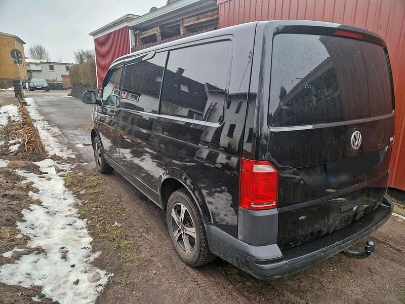 Gebraucht VW Transporter 84 PS (61 kW) 2016 Schwarz Van