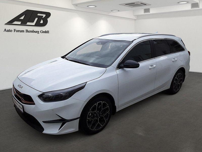 Weiß Neu 2025 Kia Ceed Sportswagon 3 Kombi | 26.990 € (Fairer Preis) - Bild 1/4