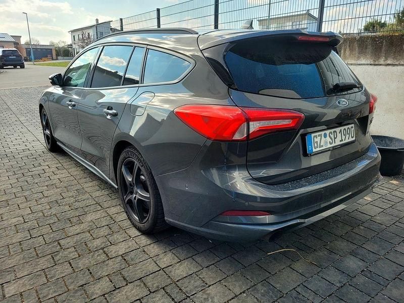 Gebraucht Ford Focus Performance Edition 280 PS (205 kW) 2021 Grau Limousine